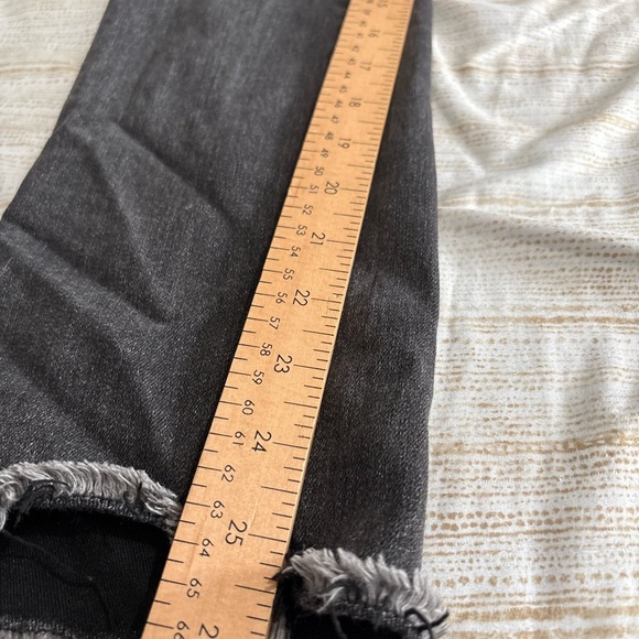 Pilcro and the Letterpress Anthropologie black parallel raw hem Jean size 26 - Picture 8 of 16